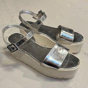 Platform Sandals - forever 21